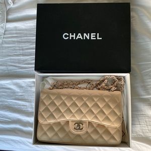 chanel classic jumbo flap bag